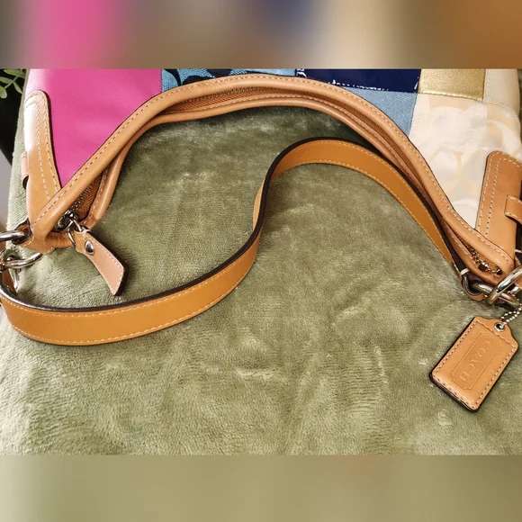 ⭐️EUC COACH Patchwork Hobo Shoulder Bag - Picture 10 of 11